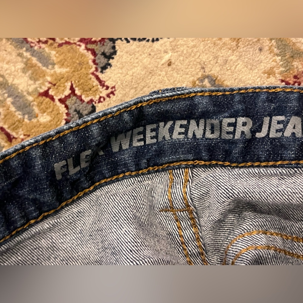 Mens Size 38x32- Duluth Trading company - Flex Weekender jeans / like new - Picture 5 of 5